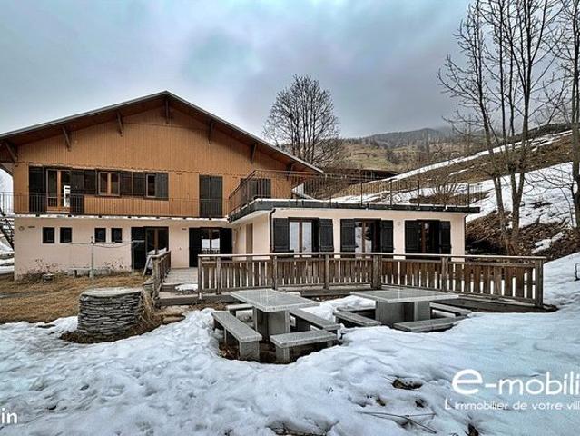 Chalet 15 pièces 334 m²