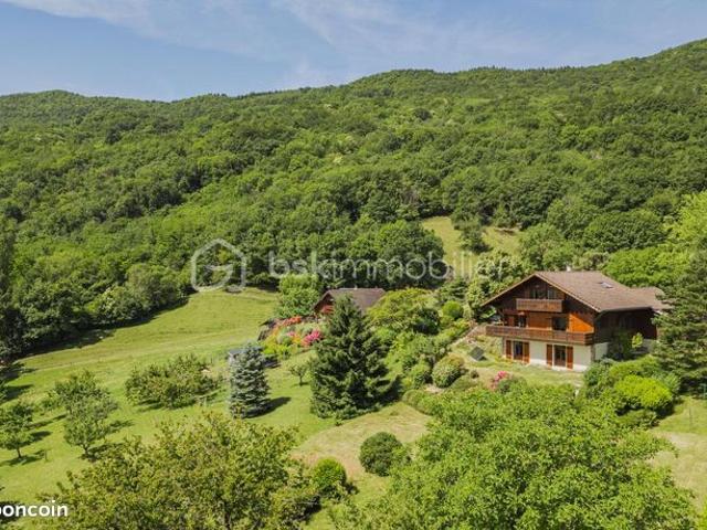 Chalet 7 pièces 150 m²