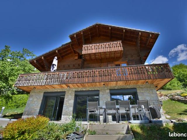 Chalet 7 pièces 180 m²