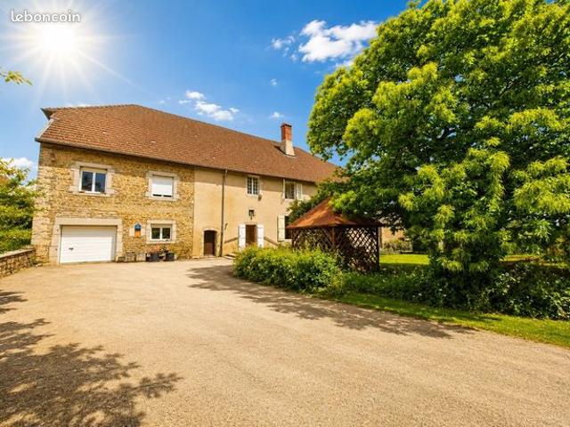 Maison 7 pièces 180 m²