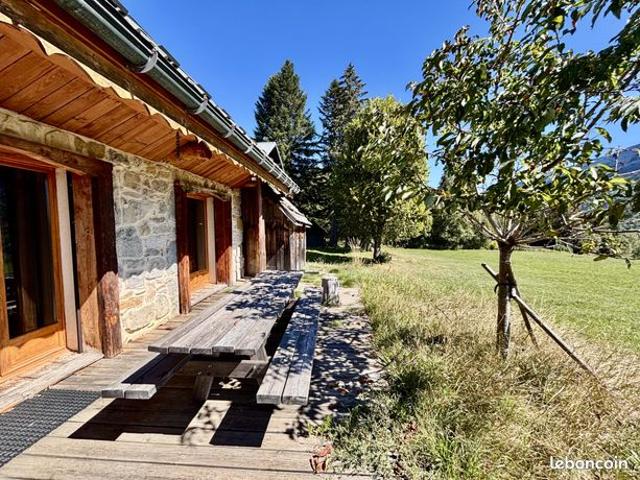 Chalet 7 pièces 205 m²