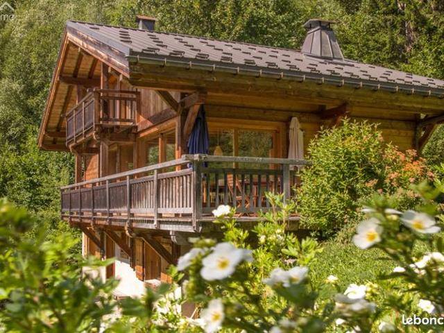 Chalet 7 pièces 225 m²
