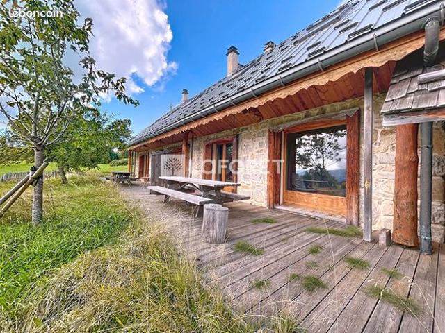 Chalet 7 pièces 247 m²