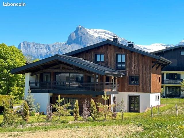 Chalet 7 pièces 350 m²
