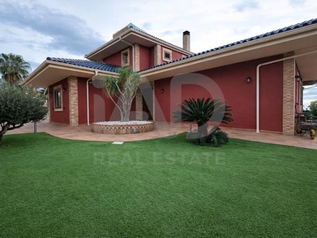 Chalet 4 dormitorios 620 m2