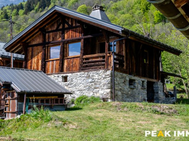 Chalet 4 pièces 98 m2 et mazot habitable 28 m2 SERVOZ