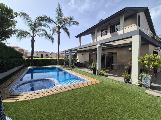 Chalet 5 dormitorios 559.00 m2 559m² Gandía