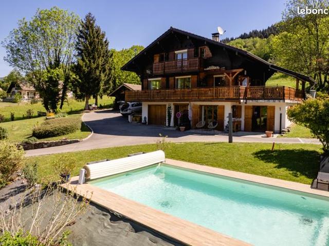 Chalet 5 pièces 210 m²