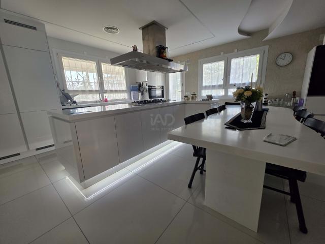 Chalet 6 dormitorios 420.00 m2