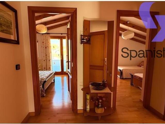 Chalet 6 dormitorios 450 m2 en Benidorm