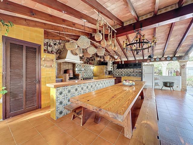 Chalet 6 dormitorios 550 m2