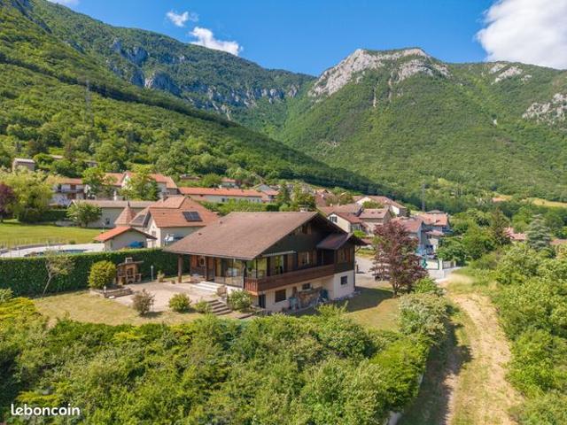 Chalet 6 pièces 164 m²