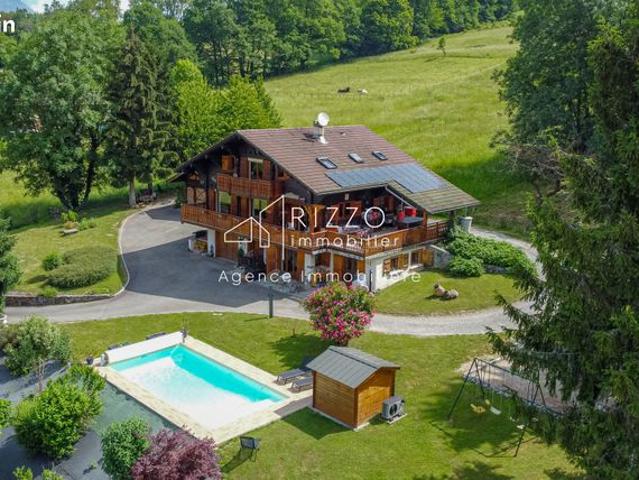 Chalet 6 pièces 199 m²