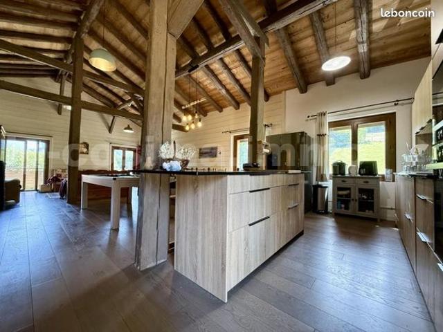 Chalet 6 pièces 211 m²