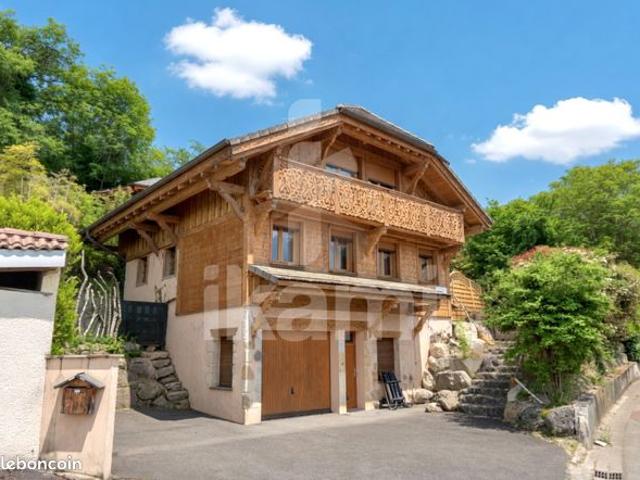 Chalet 6 pièces 220 m²