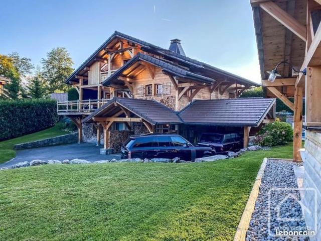 Chalet 6 pièces 240 m²