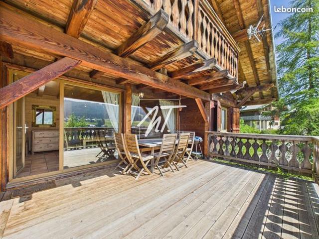 Chalet 6 pièces 259 m²