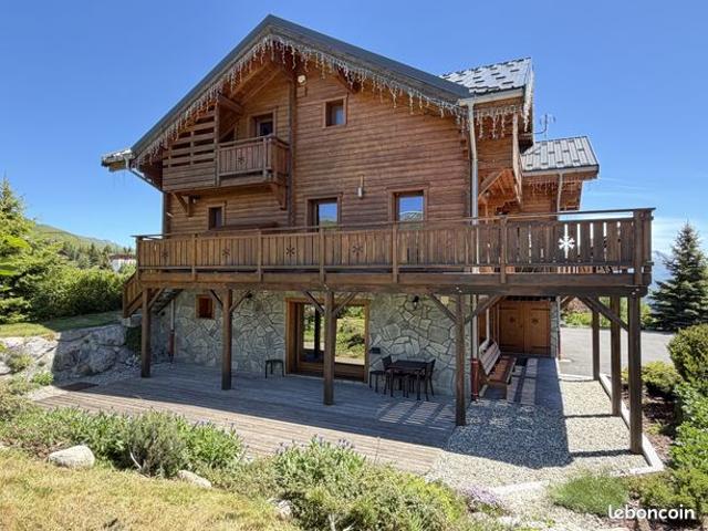Chalet 6 pièces 251 m²