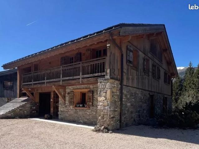 Chalet 6 pièces 280 m²