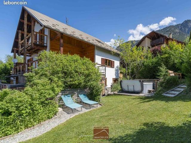 Chalet 8 pièces 200 m²