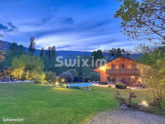 Chalet 8 pièces 230 m²