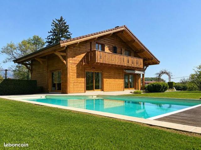 Chalet 8 pièces 230 m²