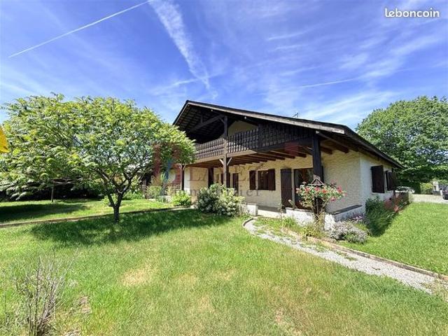 Chalet 8 pièces 240 m²