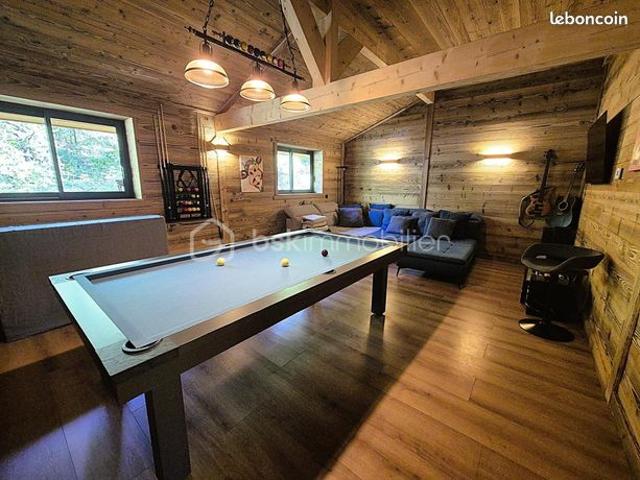Chalet 8 pièces 242 m²