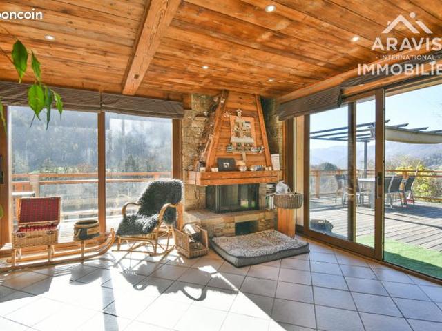 Chalet 8 pièces 250 m²