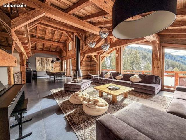 Chalet 8 pièces 260 m²
