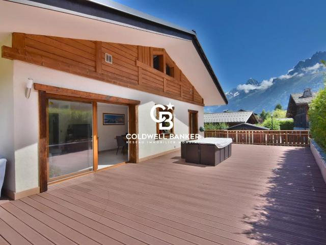Chalet 8 pièces avec vue sur le Mont Blanc – Les Houches se. 250m² Les Houches