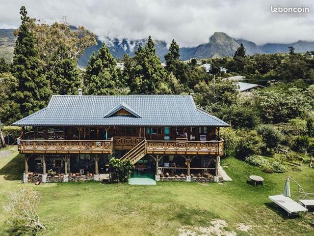 Chalet 9 pièces 270 m²