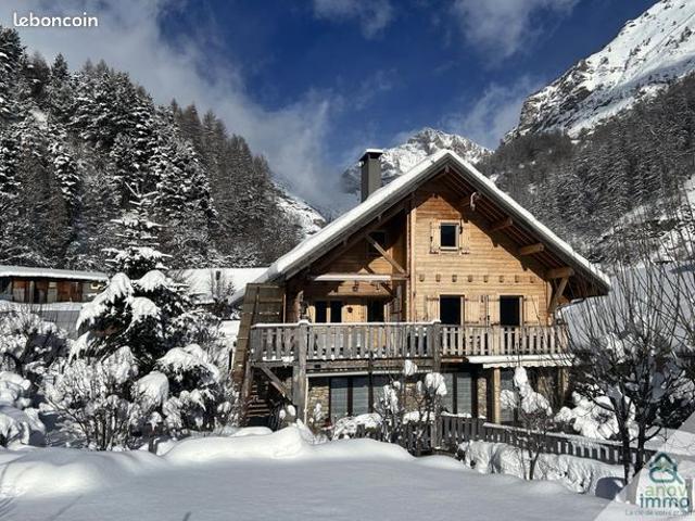 Chalet 9 pièces 272 m²