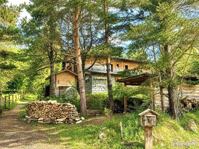 Chalet 9 pièces 310 m²