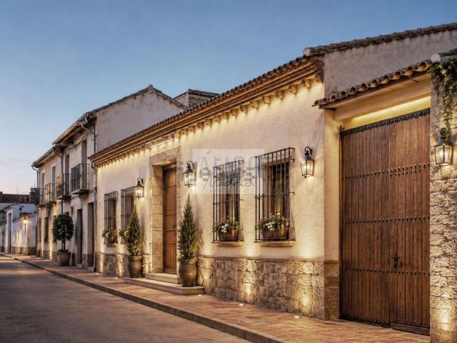 Chalet, Cozar