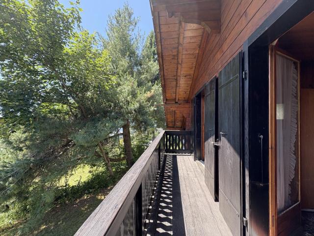 Chalet cocoon sur 1600 m2 de terrain, superbe vue | dreamo. Ch