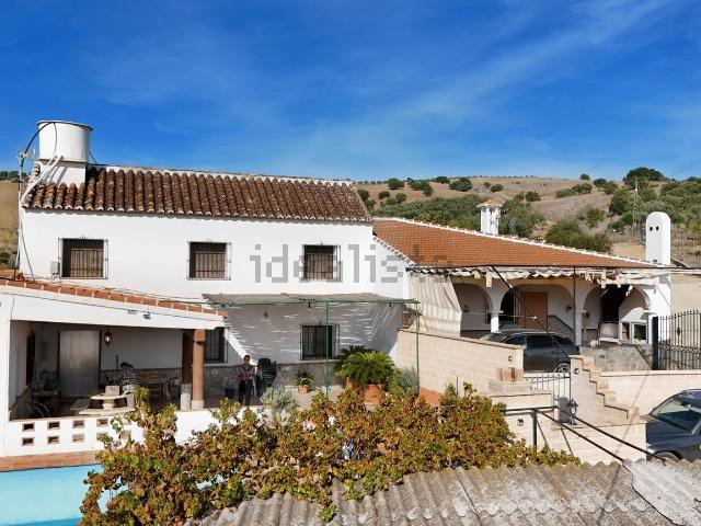 Chalet, Coin