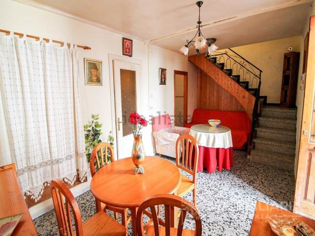 Chalet, Coin