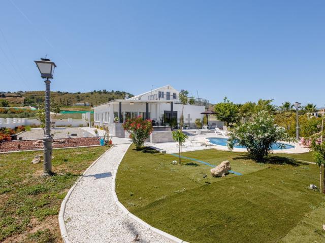 Chalet, Coin