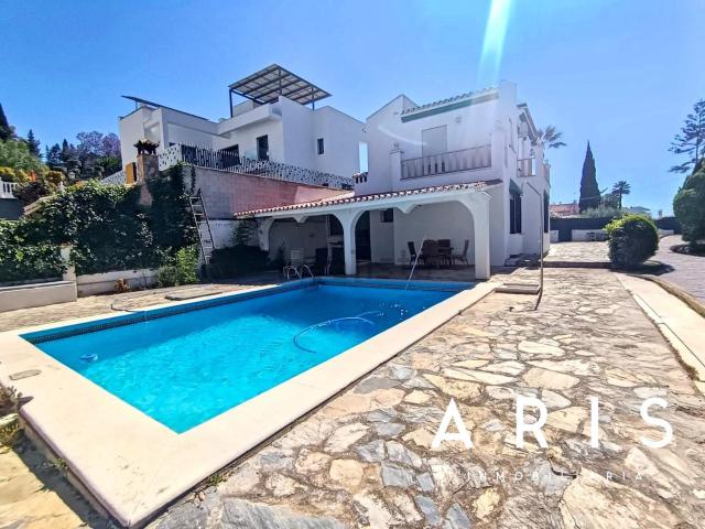 Chalet, Coin