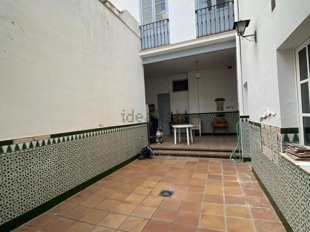 Chalet, Coin
