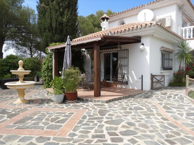 Chalet, Coin