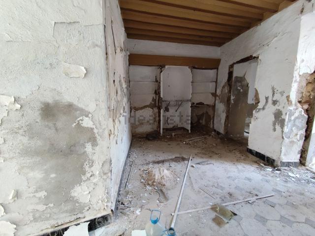 Chalet, Coin
