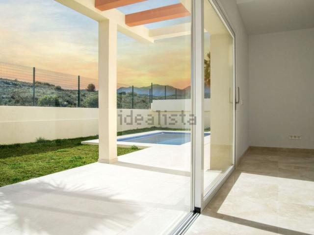 Chalet, Coin