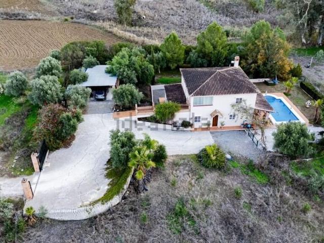 Chalet, Coin