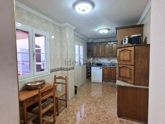 Chalet, Coin