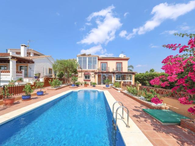 Chalet, Coin