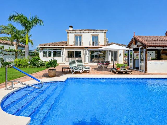 Chalet, Coin