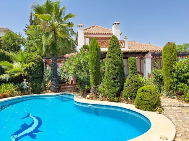 Chalet, Coin
