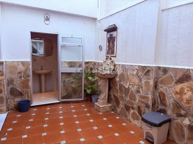 Chalet, Coin